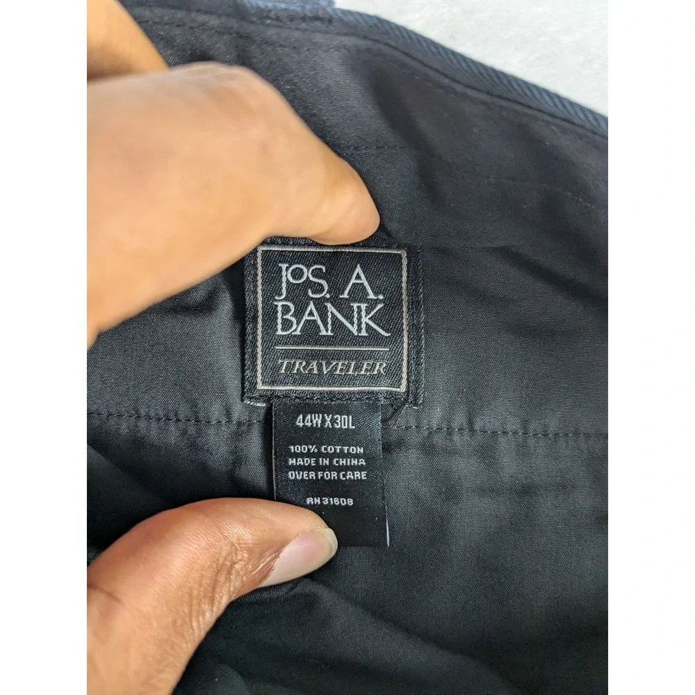 NWT $120 Jos A Bank Traveler Mens 44x30 Pants Wrinkle‎ Resistant Cotton Blend